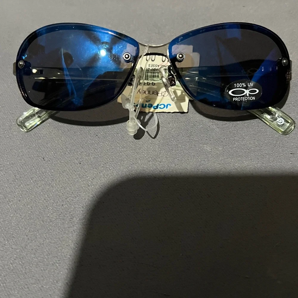 New! OP Kids Stylish Sunglasses with Dark Lenses 100% UV